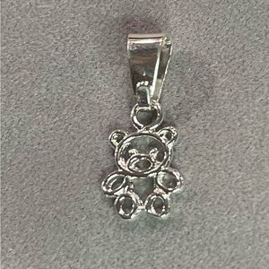 Teddy bear, pendant. .925 Sterling Silver.